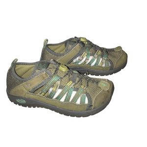 Chacos kids size 1: green